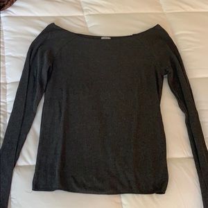 Size M Lightly worn, grey top! OVS!